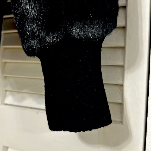 Lisa International XL Fur Crystal Zipper Closure - Picture 4 of 10